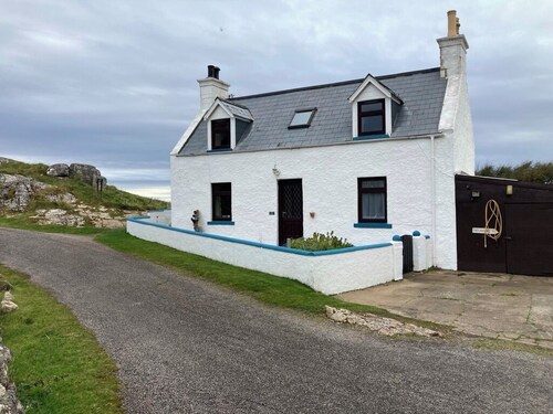 Cosy cottage with garden, just a five minute walk from stunning Polin beach