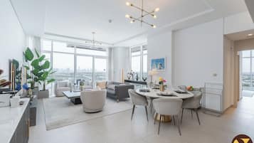 Departamento de lujo, vista a la ciudad | Servicio a la habitación