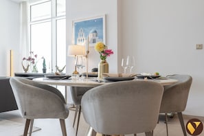 Luxury Apartment, City View | In-room dining