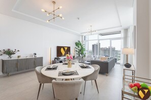Luxury Apartment, City View | In-room dining