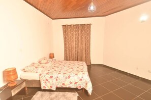 3 Schlafzimmer, Bügeleisen/Bügelbrett, WLAN, Bettwäsche