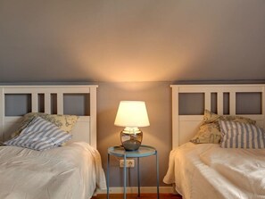 Ferienhaus | 2 Schlafzimmer, Bügeleisen/Bügelbrett, individuell eingerichtet