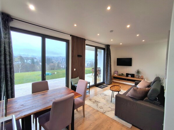 Smart TV - Sonniges Appartement mit eigenem Garten und Weitblick (Semriach)