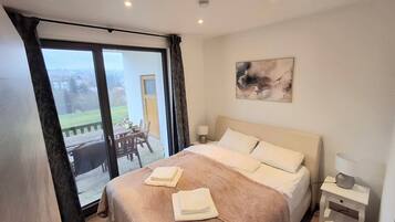 1 bedroom, travel crib, WiFi, bed sheets