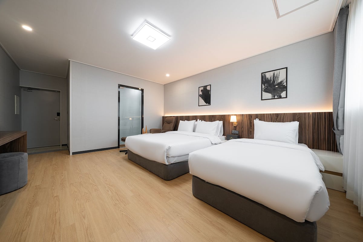 A-Building City View Twin | Soundproofing, free WiFi