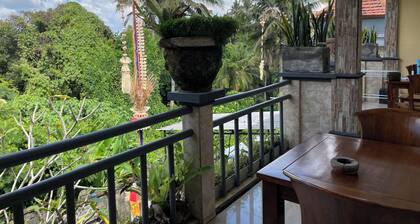 Chic 1-bedroom apartment in charming Bali with WiFi, AC. Hot and cold water