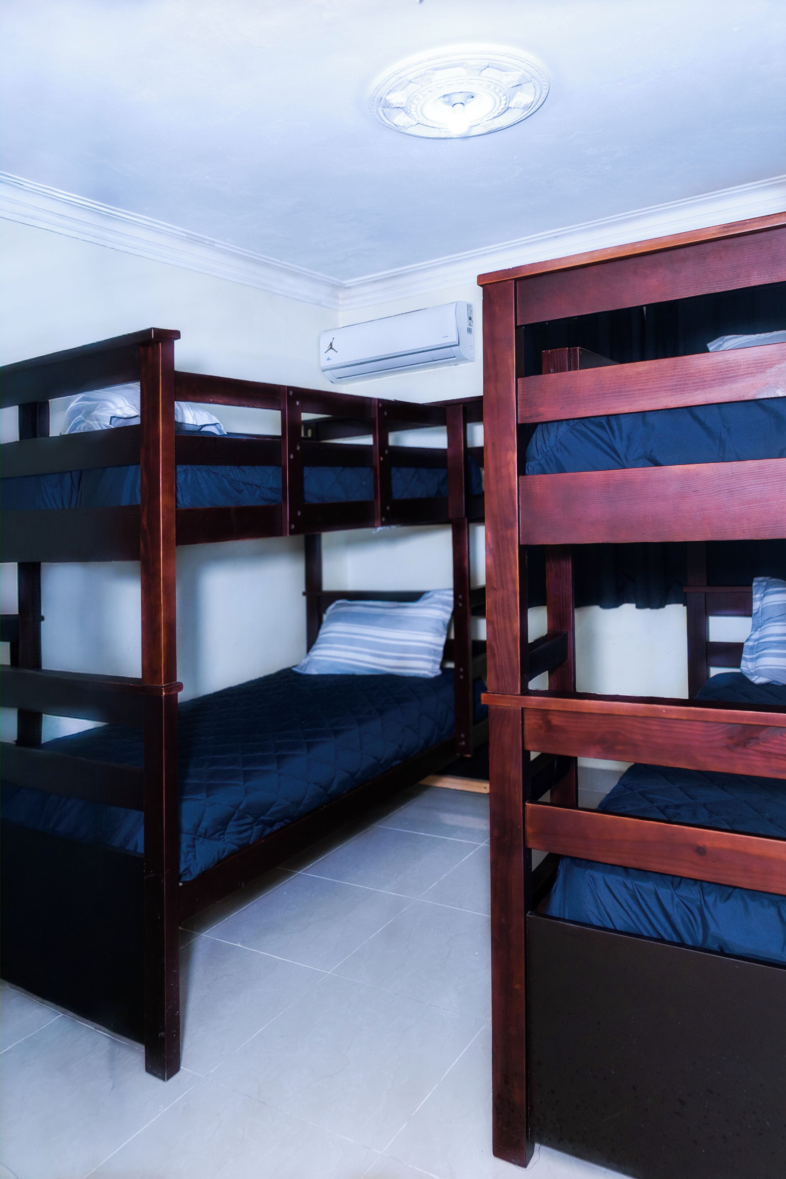 Internet, bed sheets, wheelchair access
