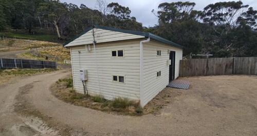 Platypus Cabin - Mt Rumney Escapes