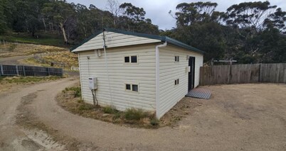 Platypus Cabin - Mt Rumney Escapes