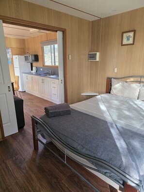 2 dormitorios, tabla de planchar con plancha, wifi gratis y ropa de cama