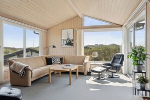 TV, stereo - Front row to the North Sea in modern house (Pandrup)