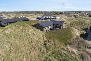 Exterior - Front row to the North Sea in modern house (Pandrup)
