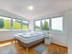 3 bedrooms, Internet