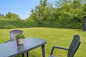 Outdoor dining - Lovely cottage close to beach and forest (Nakskov)