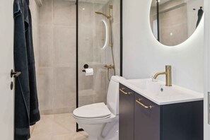 Unclassified image, 4 of 33, button