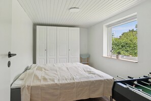 3 bedrooms, iron/ironing board, free WiFi - Lovely cottage close to beach and forest (Nakskov)