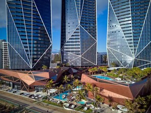 Exterior - Diamonds of Paradise - Set in Sand (Surfers Paradise)