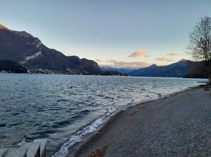 Beach - A space of vibrations (Lezzeno)
