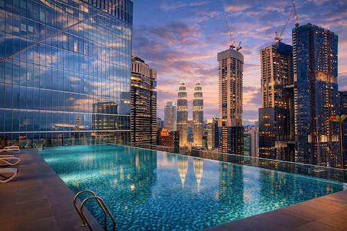 Dorsett Residence by crystal