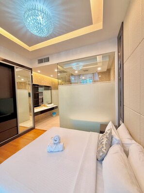 Memory-foam beds, in-room safe, soundproofing, iron/ironing board - Dorsett Residence by crystal (Kuala Lumpur)