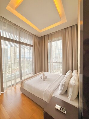 Apartamento Elite, vistas a la ciudad | Colchones viscoelásticos, caja fuerte, sistema de insonorización