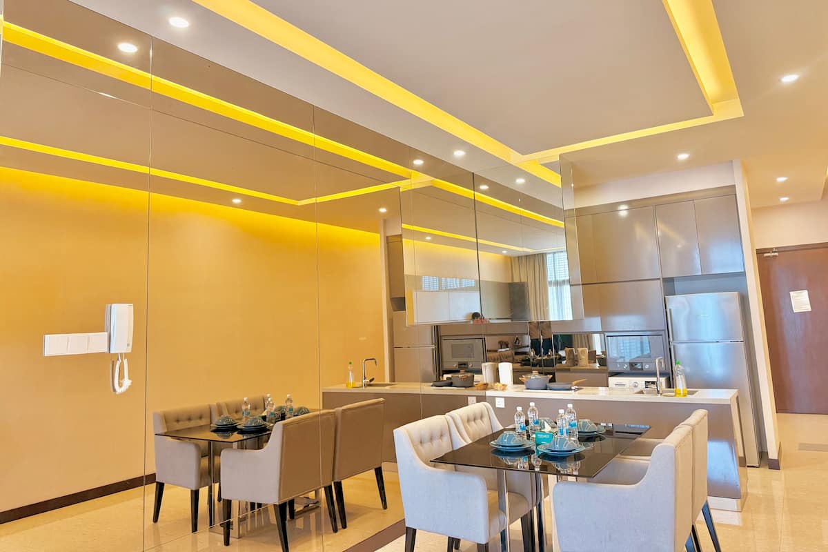 Elite Apartment, City View | In-room dining