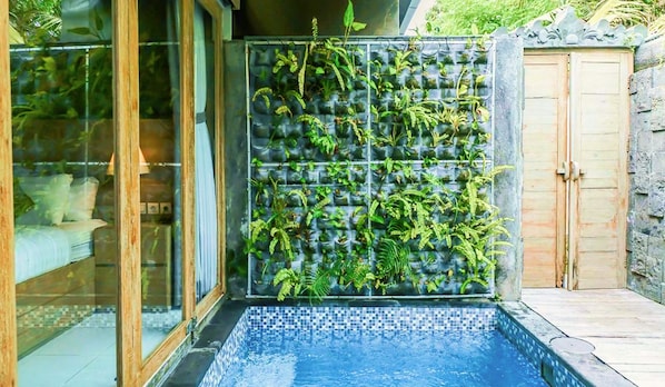 3 outdoor pools
