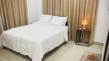 2 bedrooms, iron/ironing board, WiFi