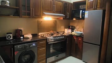 Mikrowelle, Ofen, Herdplatte, Geschirrspüler