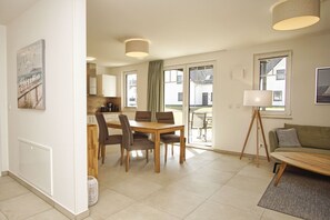 Fernseher, Stereoanlage