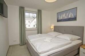 2 bedrooms, WiFi - Beachfront apartment with terrace, use of swimming pool and sauna - Rex Rugia apartment 12-1 (Göhren)