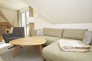 TV, stereo - Beachfront apartment with balcony, use of swimming pool and sauna - Rex Rugia apartment 12-5 - (Göhren)