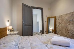 3 chambres, fer et planche à repasser, lit parapluie, Wi-Fi gratuit