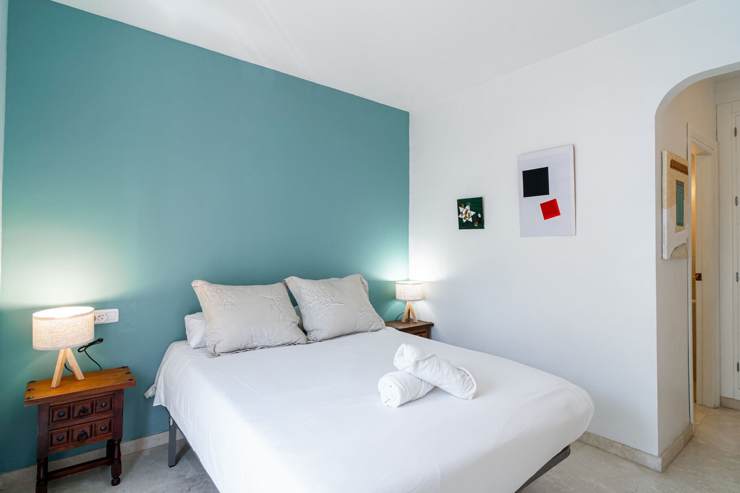 2 bedrooms, iron/ironing board, free WiFi, bed sheets