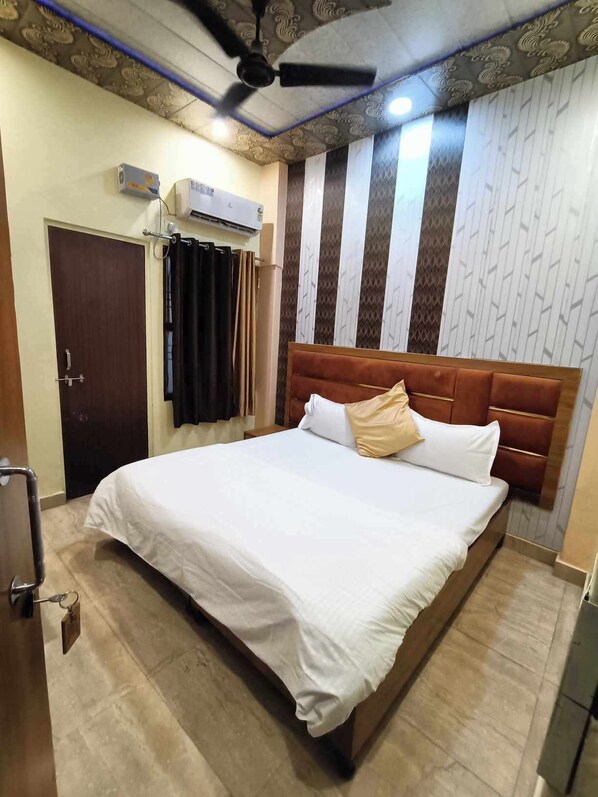 Free WiFi - Hotel assi river  (Varanasi)