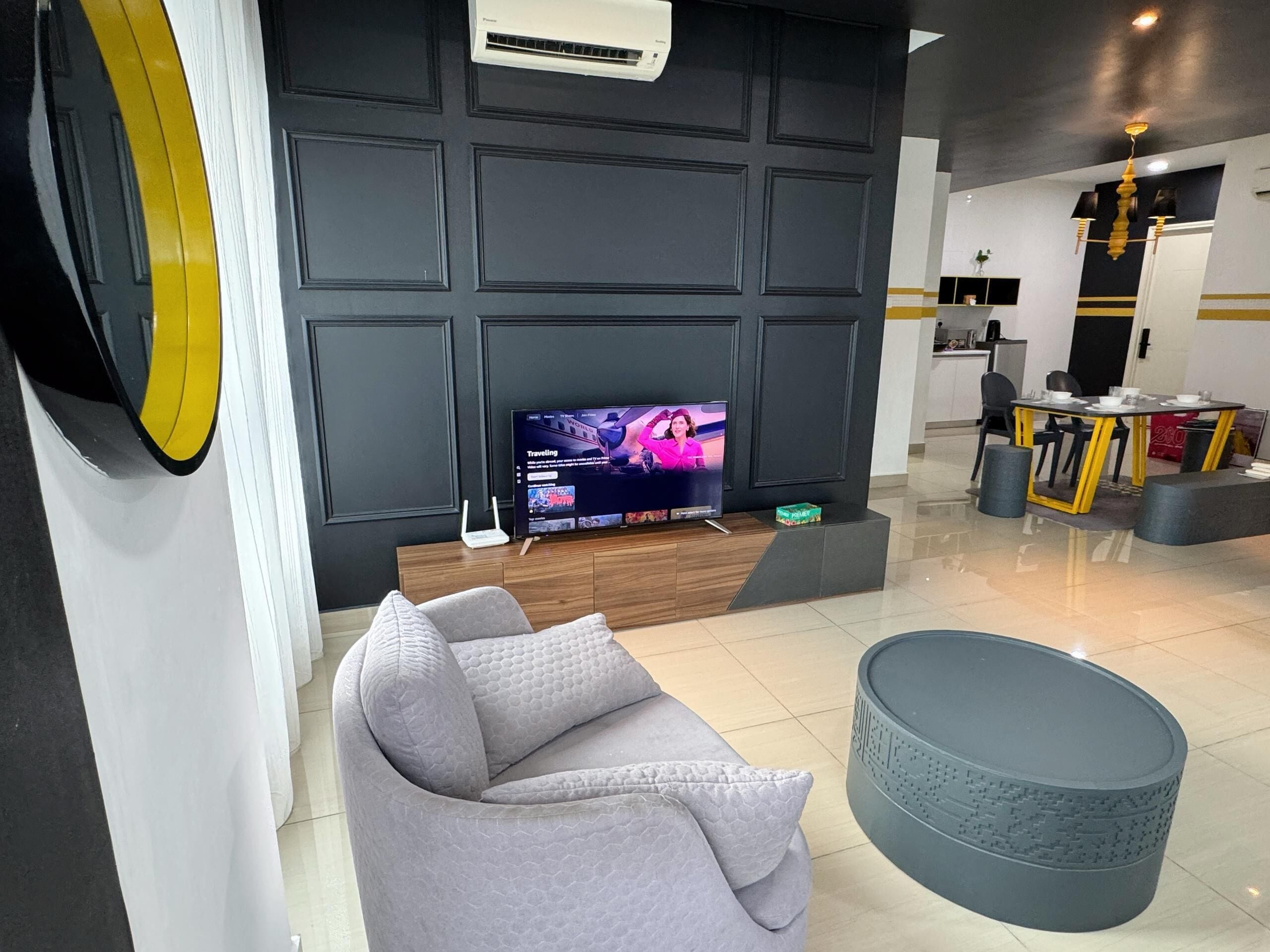 Family Apartment, City View | Living area