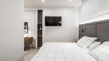 Habitación Confort doble, 2 camas individuales, vistas al patio | Escritorio, espacio para trabajar con un portátil, cortinas opacas