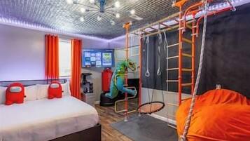 5 bedrooms, iron/ironing board, travel crib, free WiFi