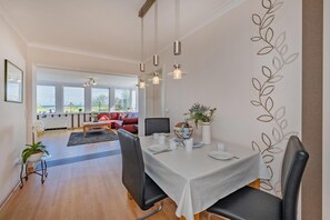 Dining - Strandhaus Möwe - Holiday apartment on the dune with sea view (Zempin)