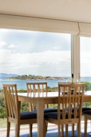 Dining - Best of the Best - Villa Redbill (Glamorgan-Spring Bay)