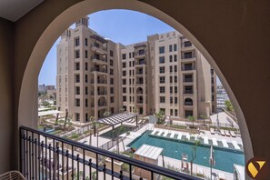 Luxury Apartment, Balcony, Pool View | Balcony - Vogue | Jadeel Madinat Jumeirah near Burj Al Arab (Dubai)