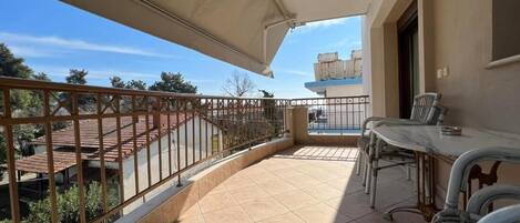 Room, 1 Bedroom, Balcony | Balcony