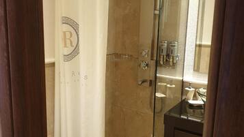 Room, 1 Bedroom, Balcony | Bathroom