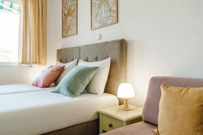 Standard Room, Large Balcony, Garden View | Insonorización, tabla de planchar con plancha y wifi gratis 