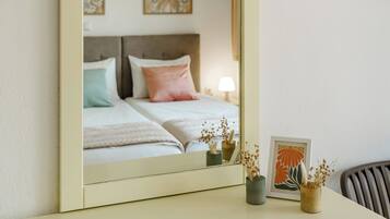 Standard Room, Large Balcony, Garden View | Soundproofing, iron/ironing board, free WiFi, bed sheets