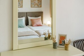 Sistema de insonorización, tabla de planchar con plancha y wifi gratis 