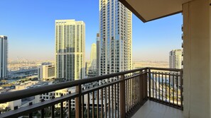 Apartemen Standar, 2 kamar tidur | Balkon