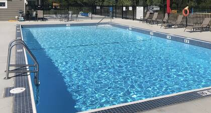 Kimberley 2BR-Ski-Hike-Golf-Hot Tub-Pool