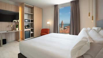 ห้องพรีเมียม, วิวทะเลสาบ | เครื่องนอนระดับพรีเมียม, มินิบาร์, ตู้นิรภัยในห้องพัก, โต๊ะทำงาน