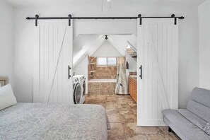 3 soverom, strykejern/-brett, reiseseng for barn og wi-fi